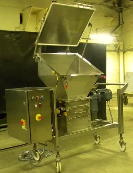 移動投料工作站、移動破碎機、移動振動篩的實